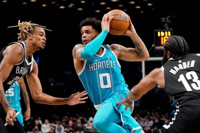 1635524408560000882.jpg HornetsNetsBasketball (1).jpg